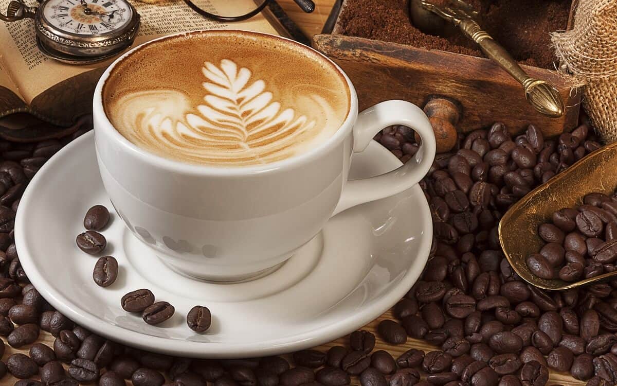 Latte là gì - Cách tạo hình ly cafe Latte như thế nào - Bonjour Coffee